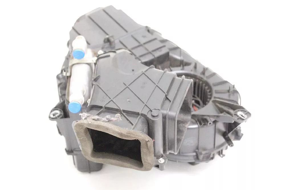 Carcasa con Motor Del Ventilador 7H0819004F